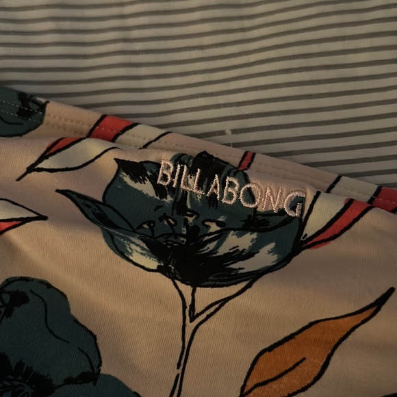 NWOT Billabong Pink Floral Bikini - Picture 2 of 4